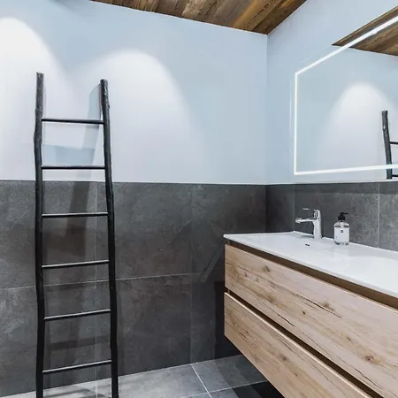 Penthouse Croix De Coeur شقة