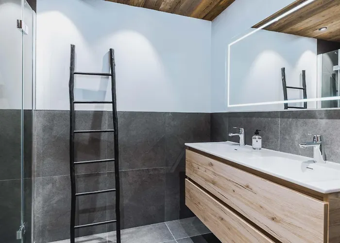 Penthouse Croix De Coeur Apartment